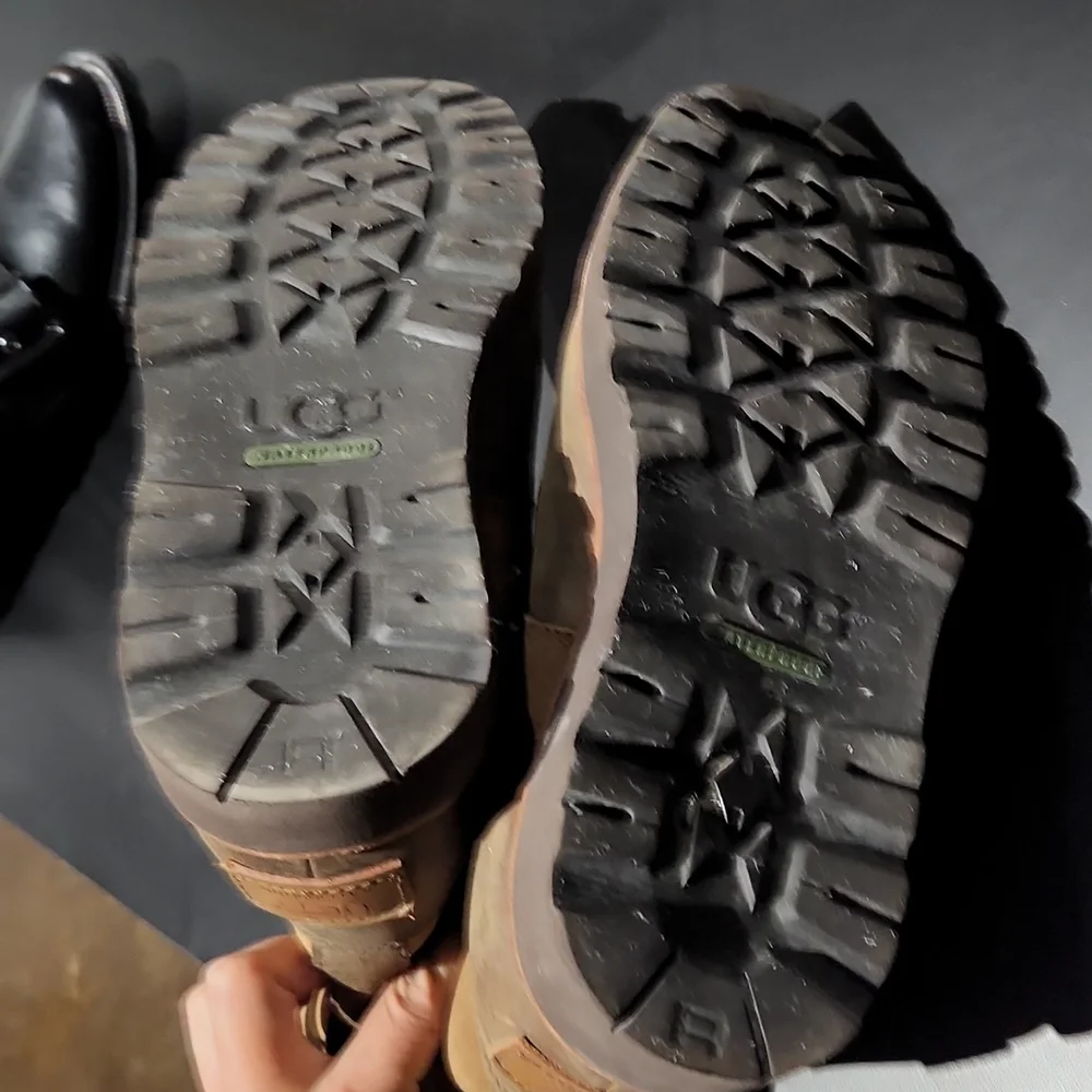 Ugg lace up snow boots - Picture 5 of 5